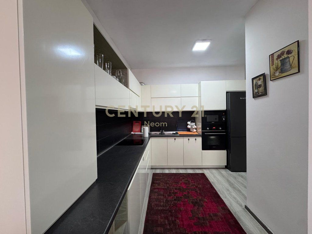 APARTAMENT 2+1 PER QIRA PRANE GRAND GALLERY NE YZBERISHT!
