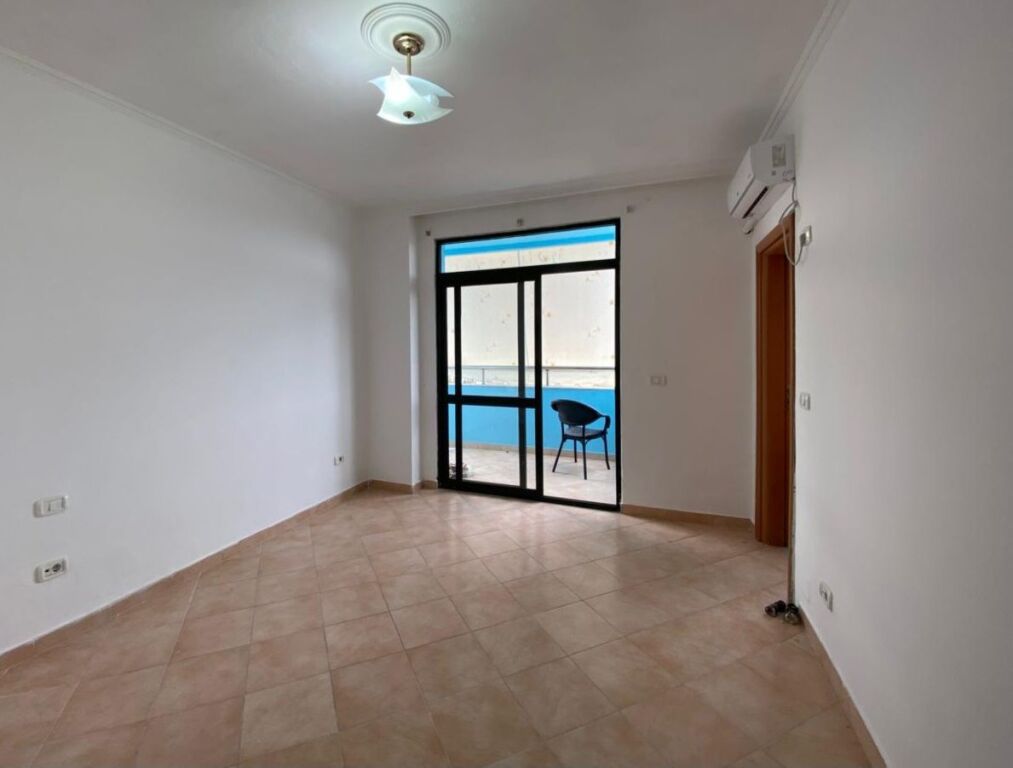 Office 3+1 for rent at Ekspozita