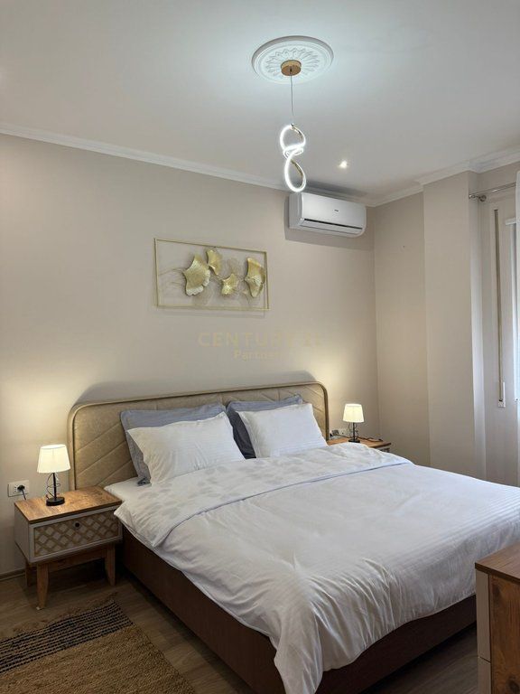 Japim Apartament me qira perball me Komplex Delijorgjin !
