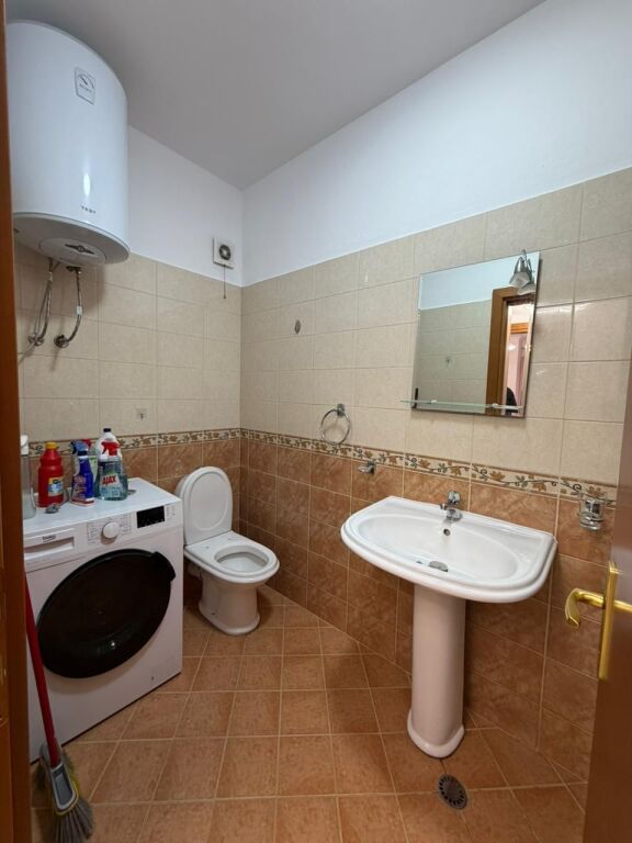 APARTMANET 2+1 + PARKIM PER SHITJE NE DON BOSKO