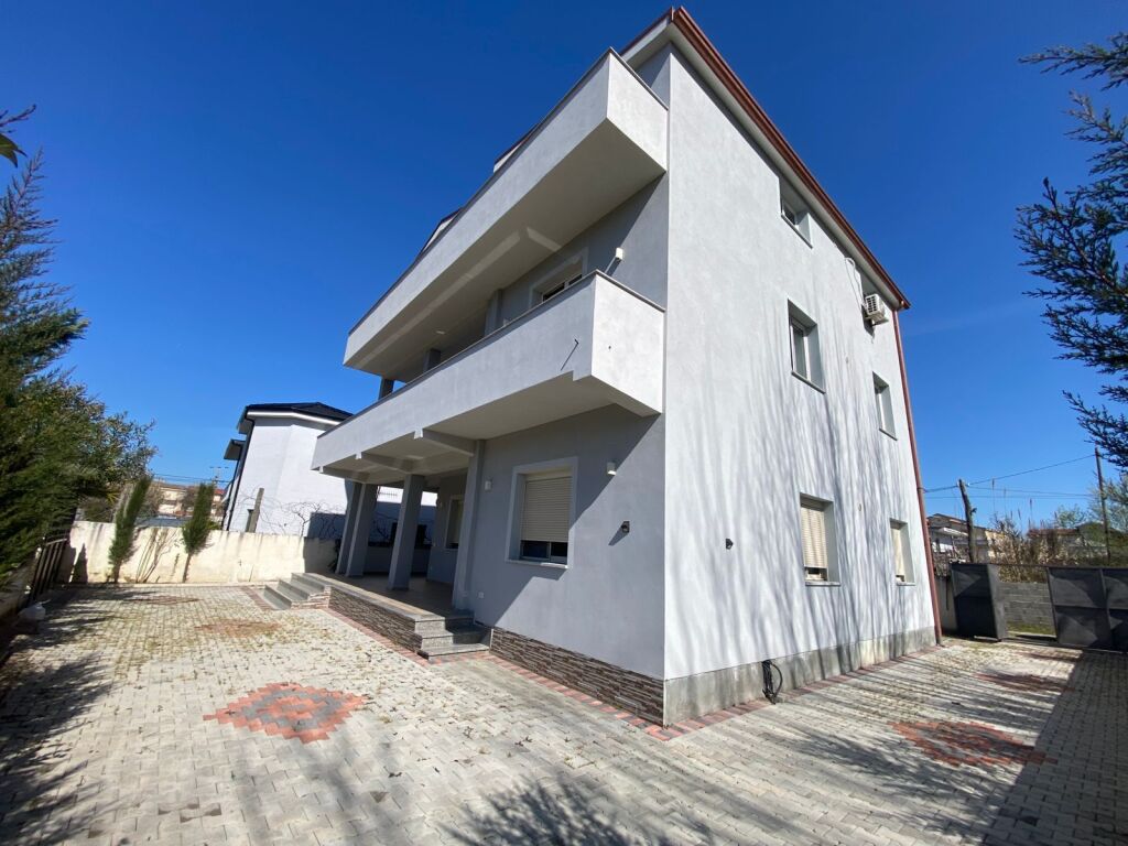 OCCASION VILLA FOR SALE INVESTED IN RAILWAY BEACH DURRES 290000 EURO