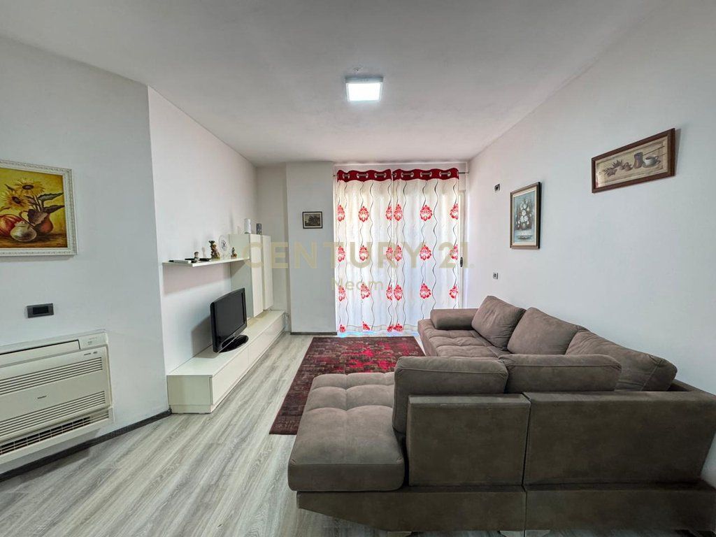 APARTAMENT 2+1 PER QIRA PRANE GRAND GALLERY NE YZBERISHT!