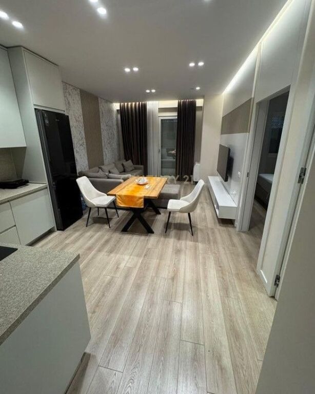 Appartamento 2+1 con Posto Auto – Vicino al Mare, Vlora