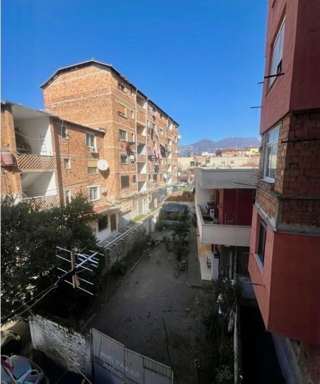 🏠 Shitet 3+1 në "Karl Gega" – Lokacion i Shkëlqyer &amp; Me Hipotekë! 📍