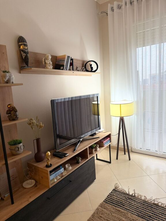 APARTAMENT 1+1 PER QERA TEK RRUGA E KAVAJES