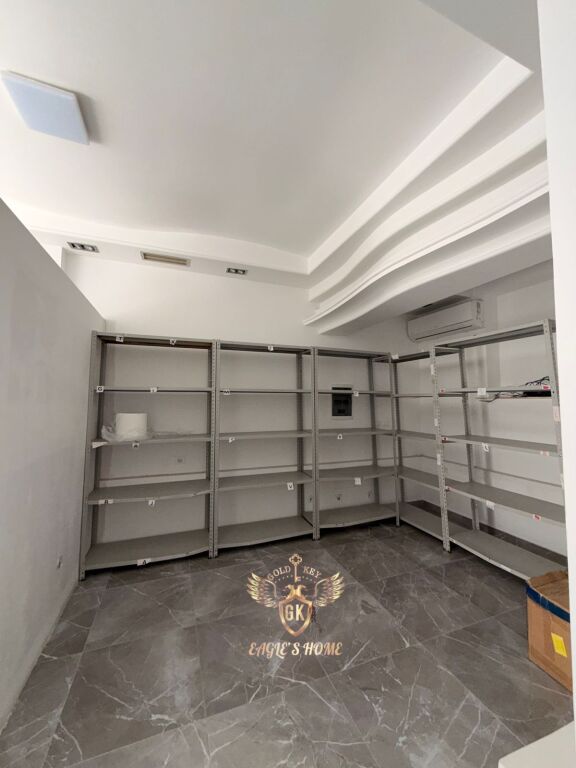 Locale Commerciale in Affitto 📍Kopshti Sotir Noka 450euro