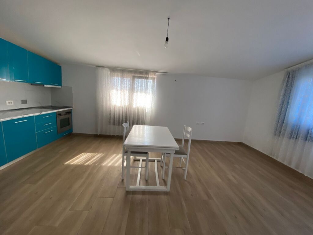 OCCASION VILLA FOR SALE INVESTED IN RAILWAY BEACH DURRES 290000 EURO