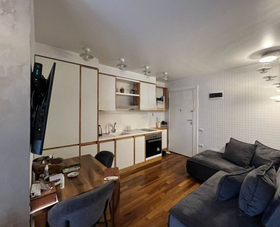 Shitet Apartament 1+1 në zemër të Myslym Shyri