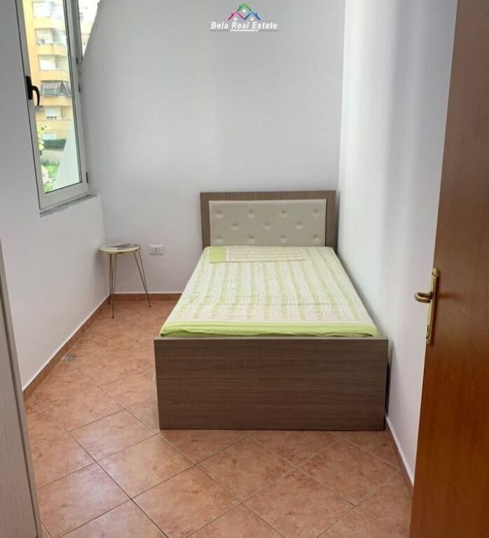 Apartament Me Qera 2+1 Tek Komuna e Parisit ( ID B2201739) Tirane