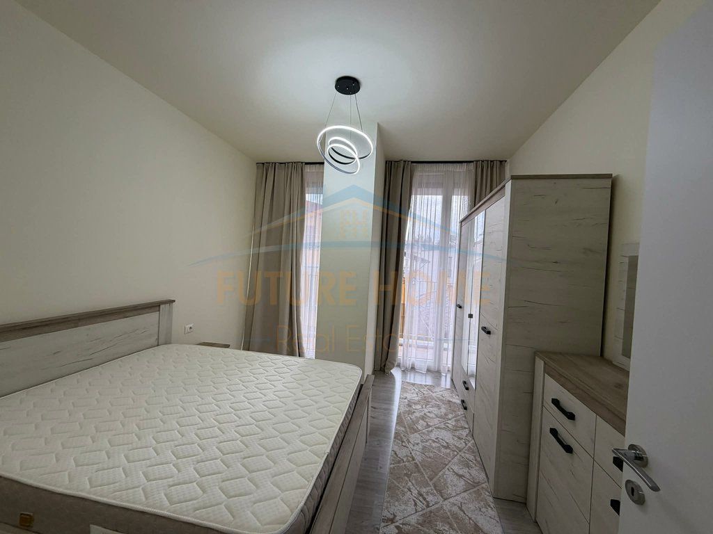 Shitet, Apartament 1+1+Post Parkimi, Rrugën Riza Cerova
