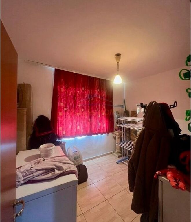 🏠 Shitet 3+1 në "Karl Gega" – Lokacion i Shkëlqyer &amp; Me Hipotekë! 📍