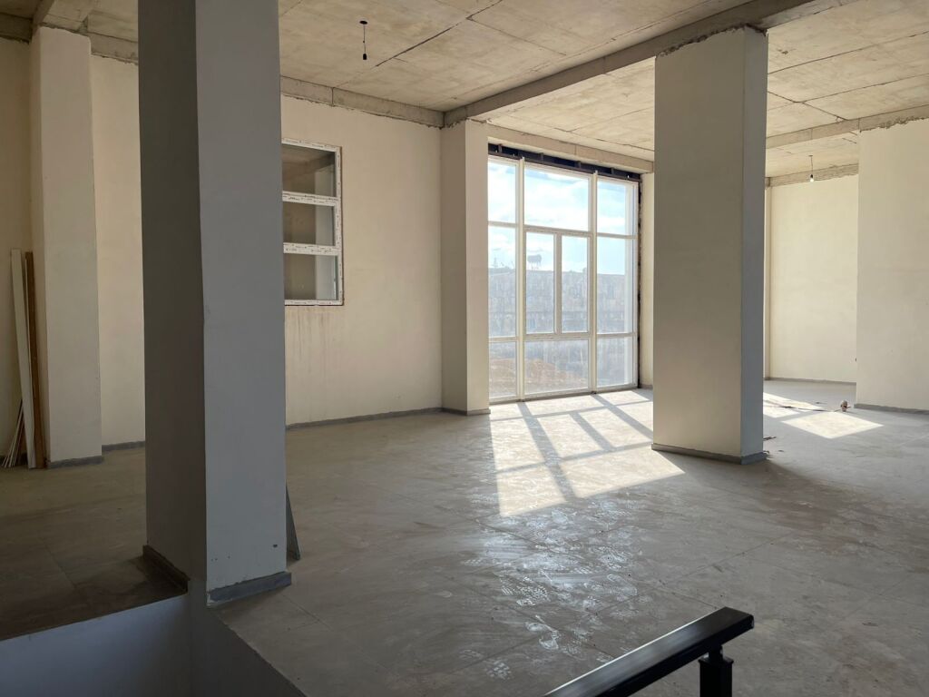 Ambjent Biznesi per Qira sip.1123.82 m2