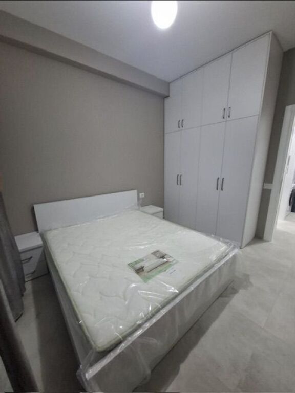 Apartament 1+1 te rezidenca Henke përballë Amerikan 3