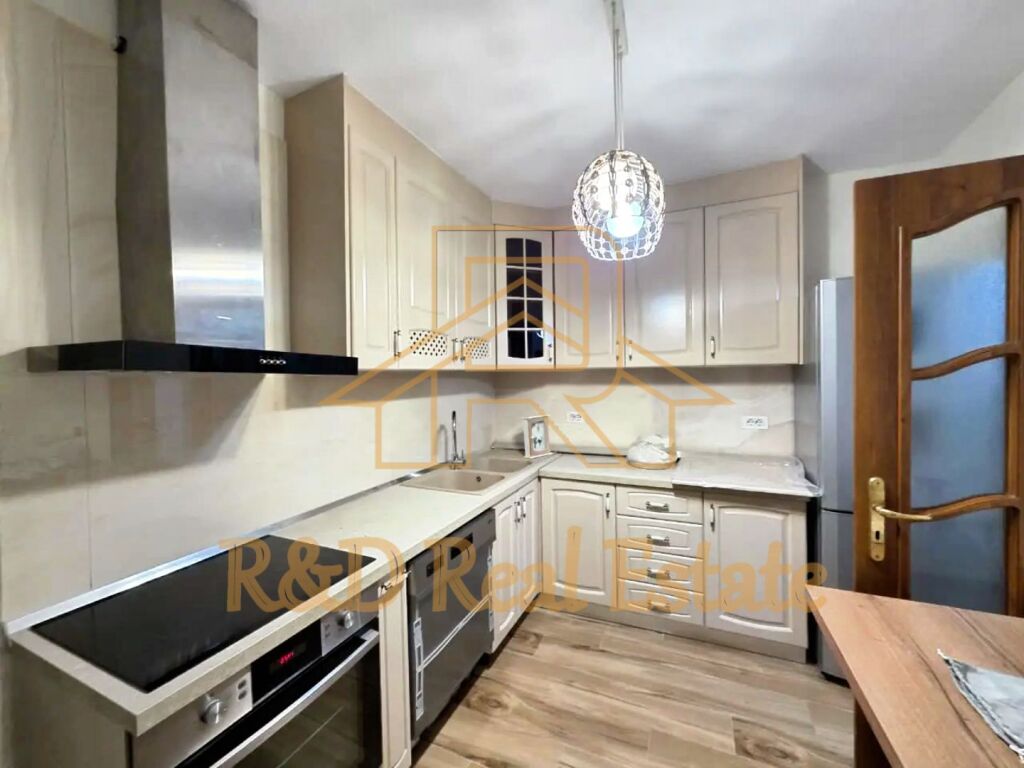 🏢 APARTAMENT ME QERA 4+1+2 – Mine Peza, Tiranë