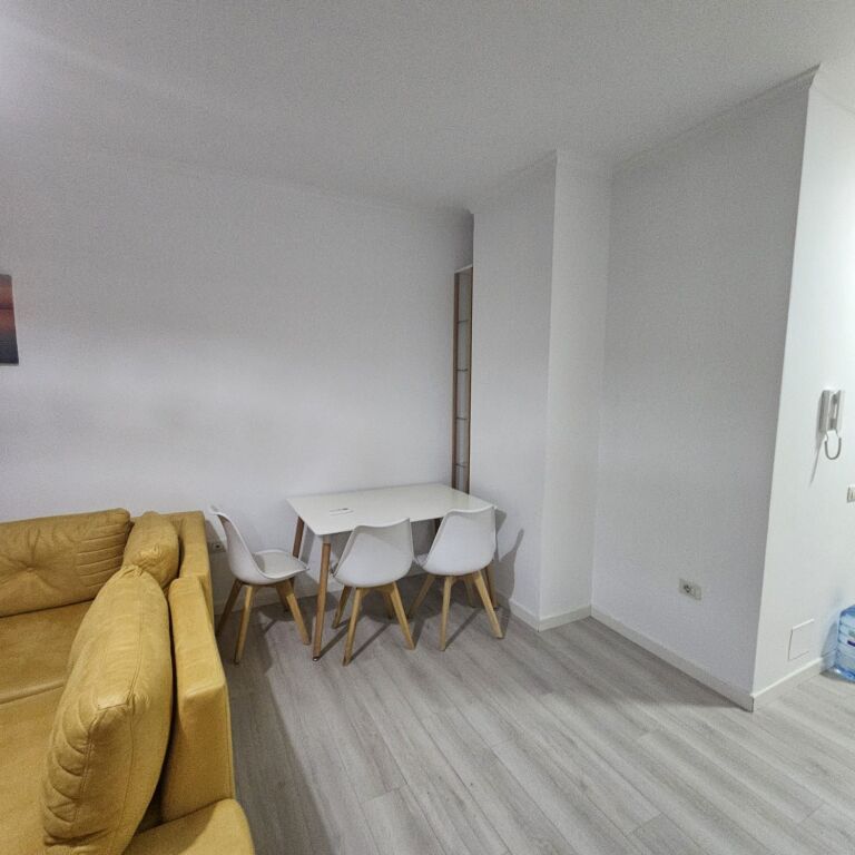 1+1,arredato,stazione ferroviaria,prezzo 600 mila lek