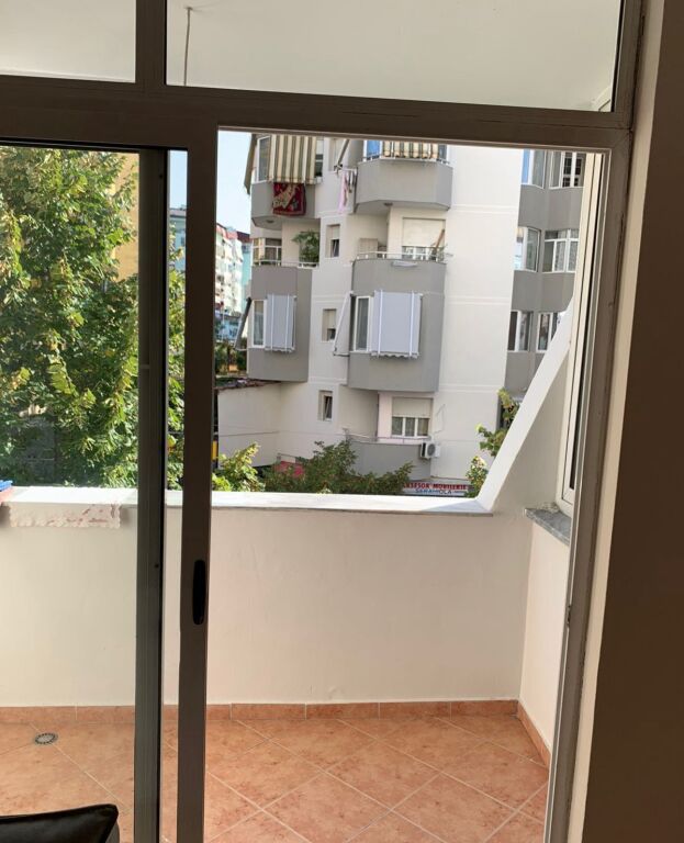 Affittasi Appartamento 2+1, Komuna Parisit, Complesso KiKa 1 600 mila lek