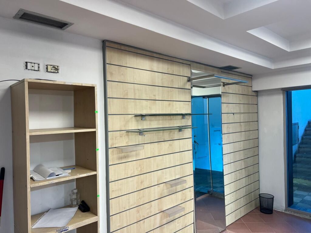 🏢 Business Premises for Rent on the Main Road in Brryl
