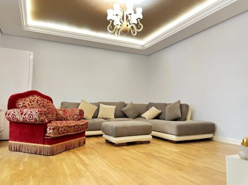 2+1,furnished at Bardhok Biba street,center,1000 euro