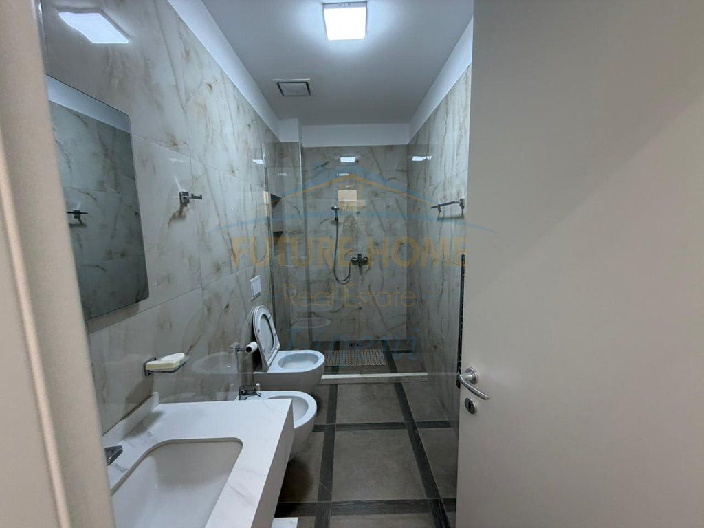 Qera, Apartament 3+1+Post Parkimi, Rruga e Kavajes, Garden Building, Tirane