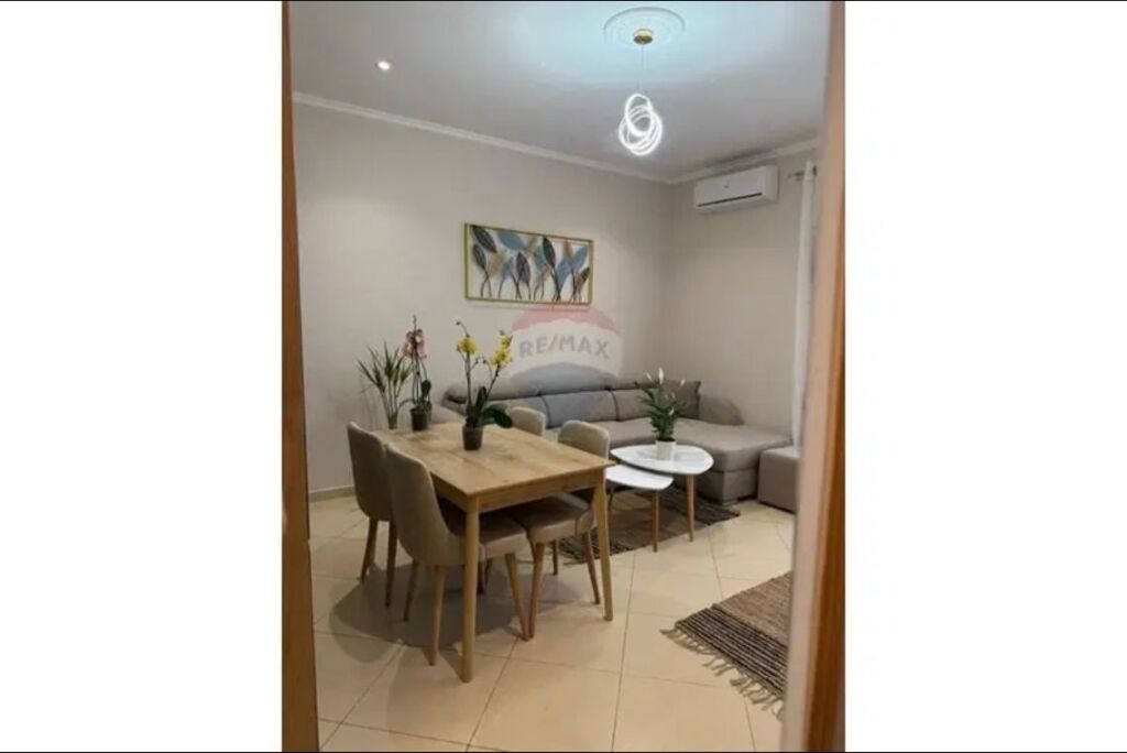 Apartament 1+1 per qira tek RRuga e Kavajes!