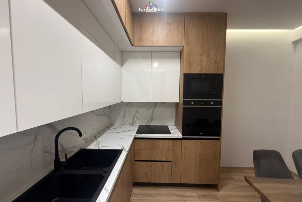 Apartament Me Qera 2+1 Tek Komuna e Parisit (ID B2201669) Tirane