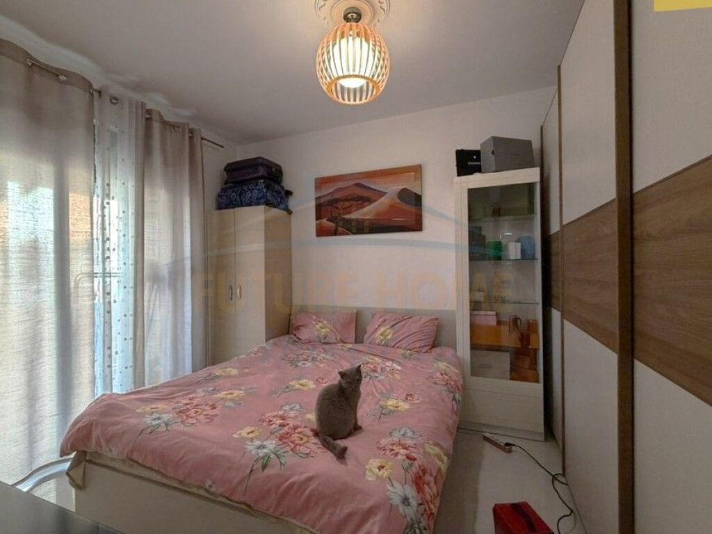 Shitet, Apartament 1+1, Unaza e Re, Tiranë.