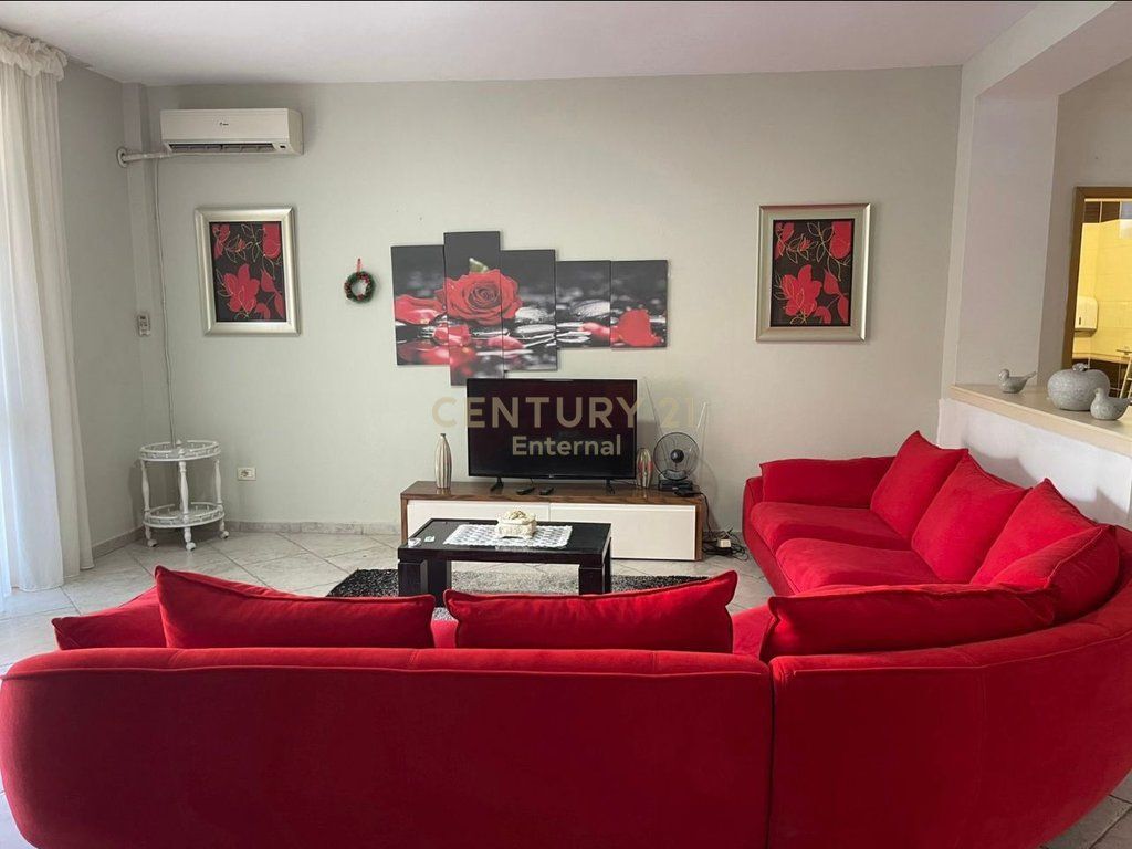 Red school - Given 2+1 + 2 Parking First Floor Of A Villa