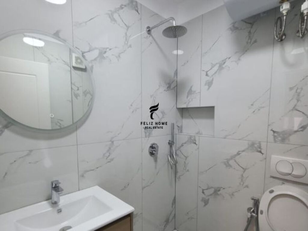 UFFICIO IN AFFITTO 88 M2 CENTRO 120.000 LEKE FH-59106
