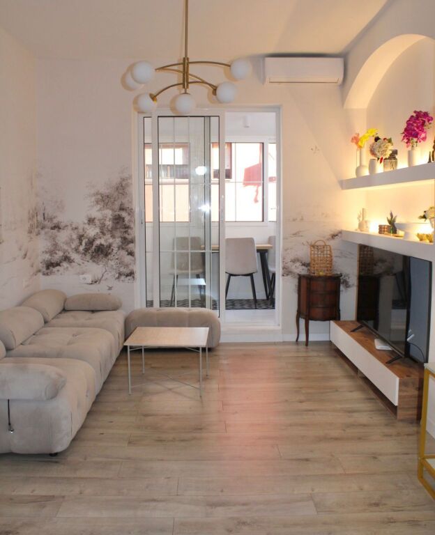 APARTMENT 2+1 FOR RENT IN THE BLOCK OF CAFE ROMA