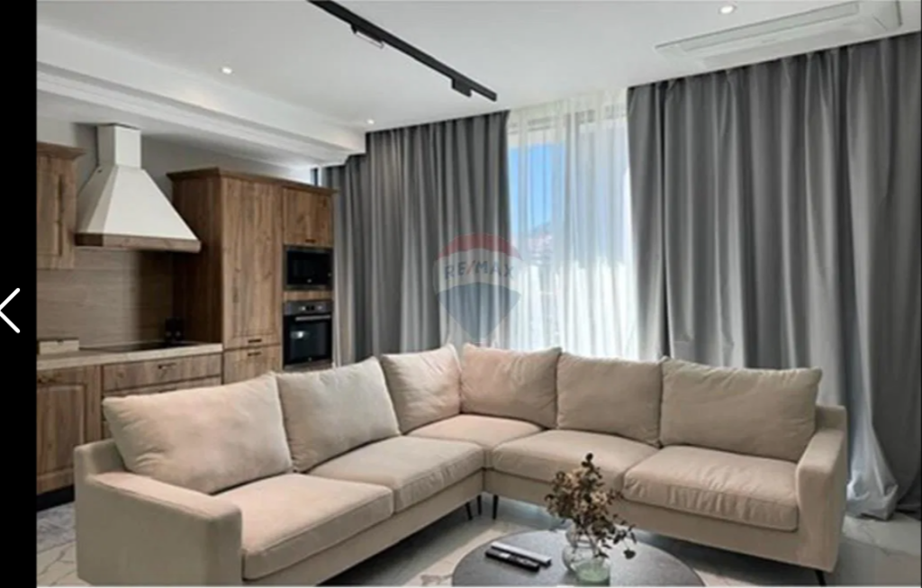 Appartamento in vendita 2+1+2 a Lake View