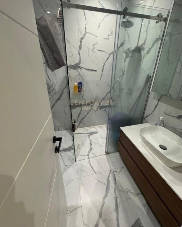 Appartamento 2+1 con Posto Auto – Vicino al Mare, Vlora