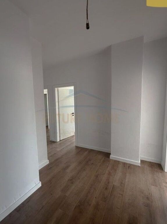 For sale, apartment 3+1+veranda, Unaza e re, Tirana