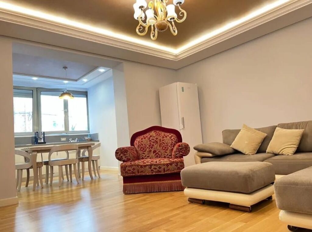2+1,furnished at Bardhok Biba street,center,1000 euro