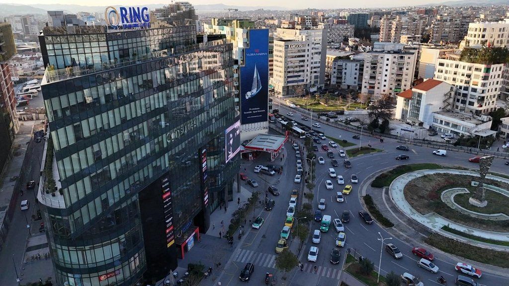 RING CENTER, JAPIM ME QIRA 770 M2!