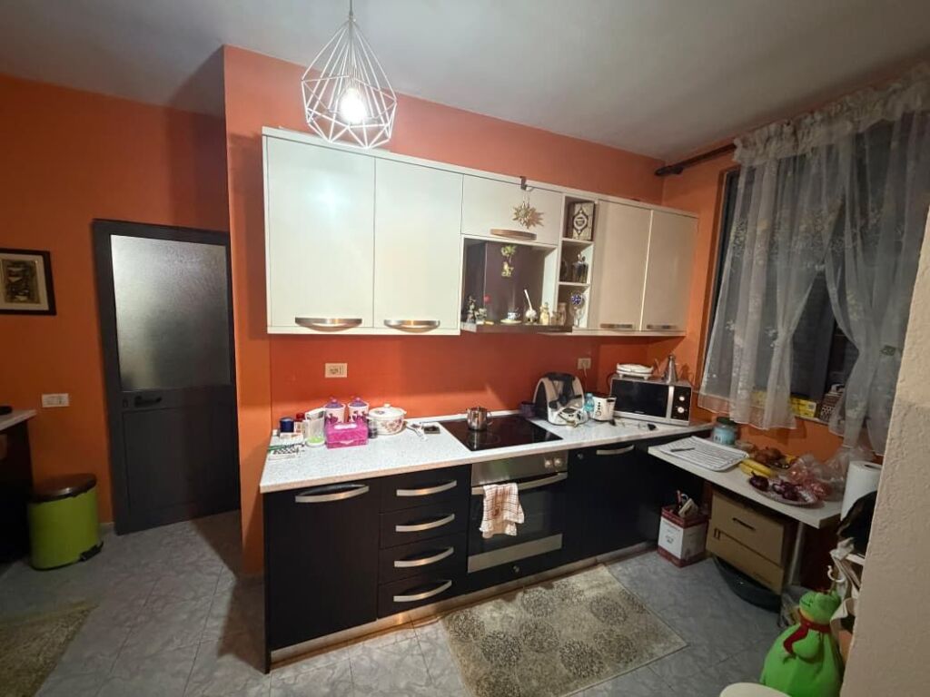 VICINO AL MERCATO ELETTRICO_VENDESI APPARTAMENTO 2+1