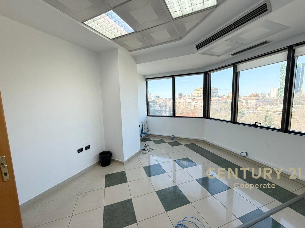 Office for rent at the Twin Towers, on the “Dëshmorët e Kombit” Boulevard,