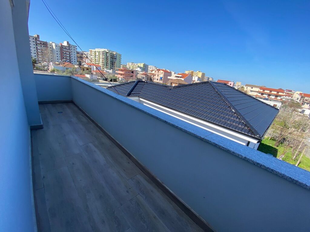 OCCASION VILLA FOR SALE INVESTED IN RAILWAY BEACH DURRES 290000 EURO