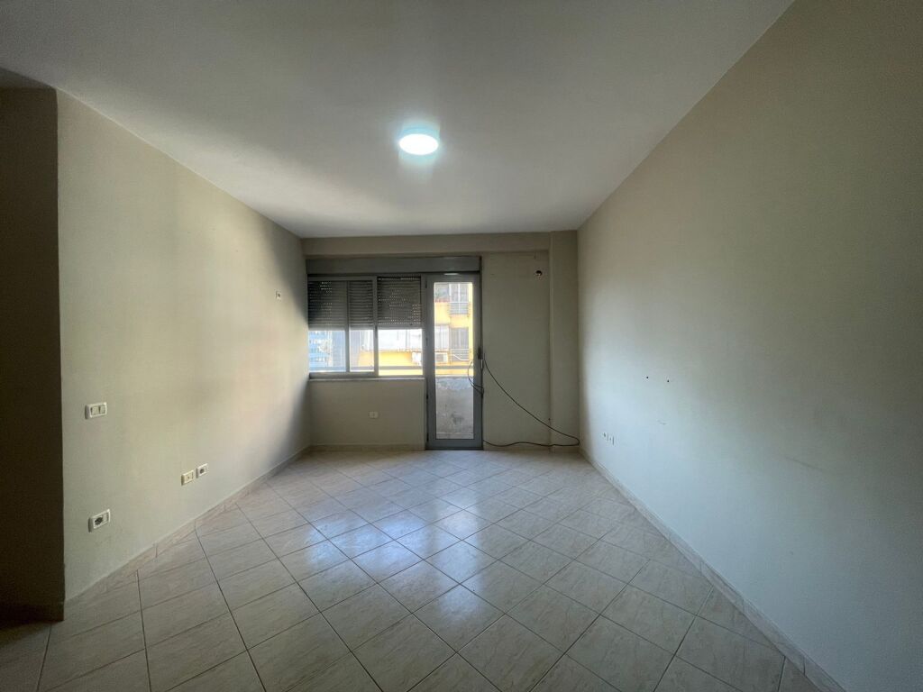 APARTAMENT 2+1 PER QERA TE RRUGA E KAVAJES