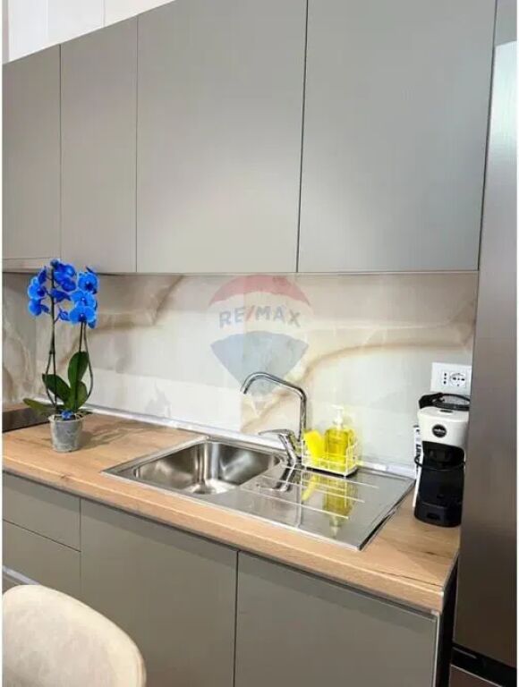 Apartament 1+1 per qira tek RRuga e Kavajes!