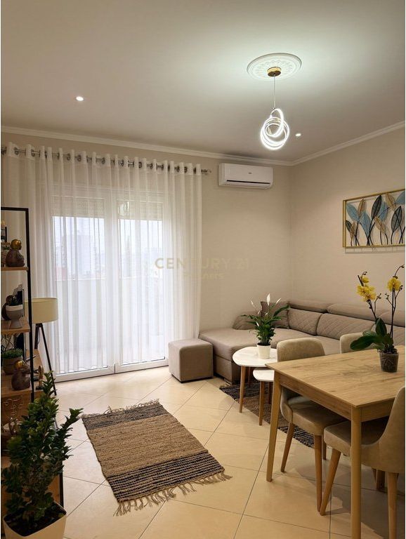 We rent an apartment opposite the Delijorgjin Complex! 650 € /Month Total area 68m2