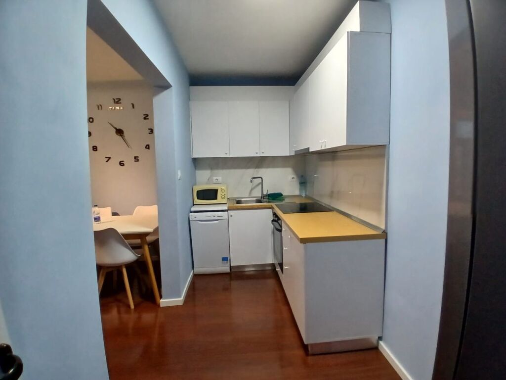 1+1, 4° piano edificio esistente, via Durres, 500 euro