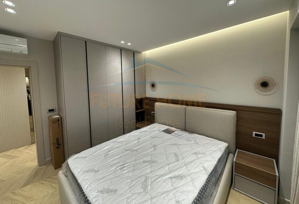 Tirane, affittasi appartamento 1+1, 4° piano, 65 m², 850 € (Myslym Shyri)
