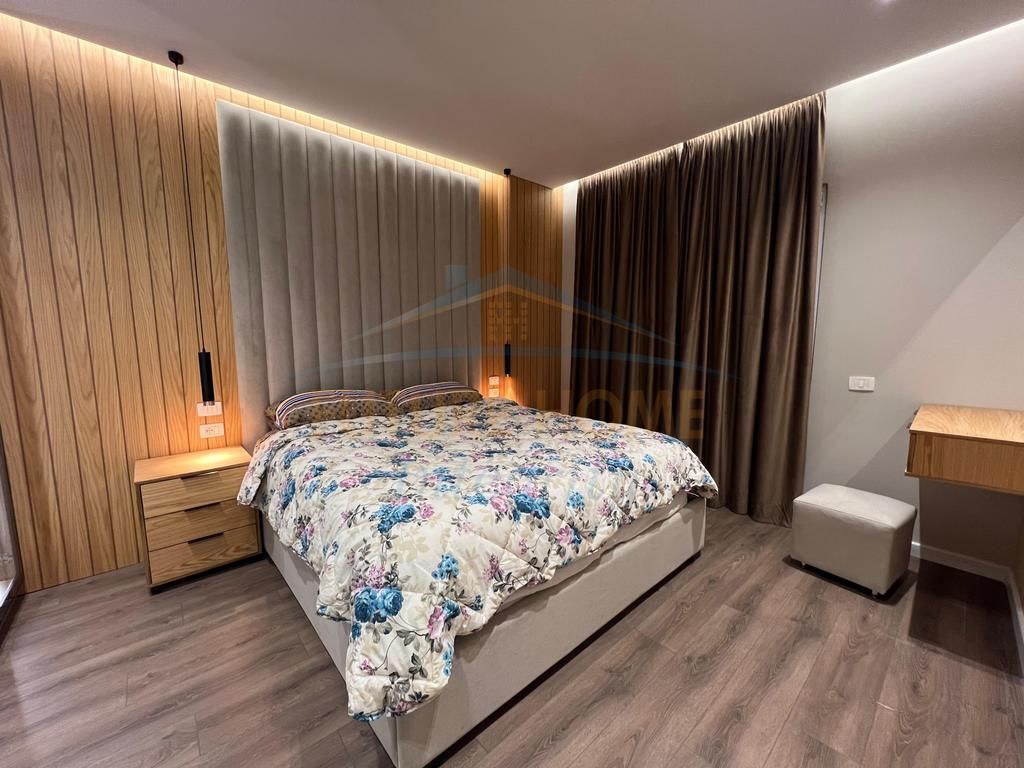 For sale, Apartment 2+1+2+Parking Space, Ali Demi, Tirana.