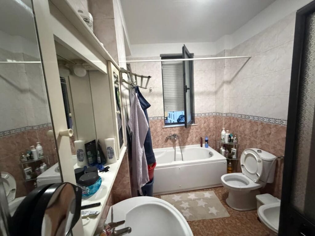 VICINO AL MERCATO ELETTRICO_VENDESI APPARTAMENTO 2+1