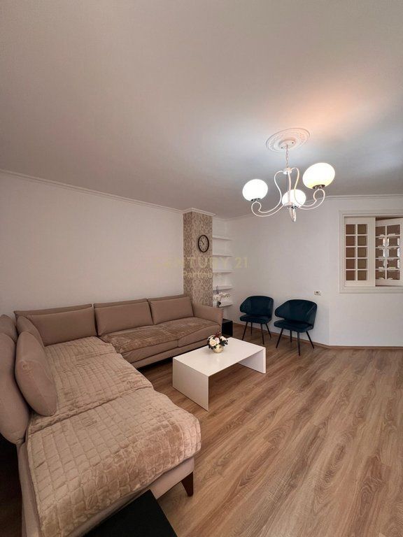 Business premises for rent near the 9-Storey buildings, in one of the most central and accessible areas of Tirana.
