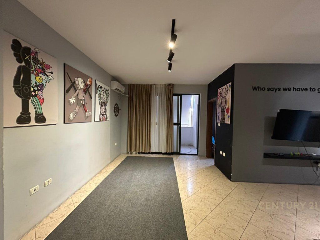 Shesim apartament 3+1+2 në zonën e Bllokut,
