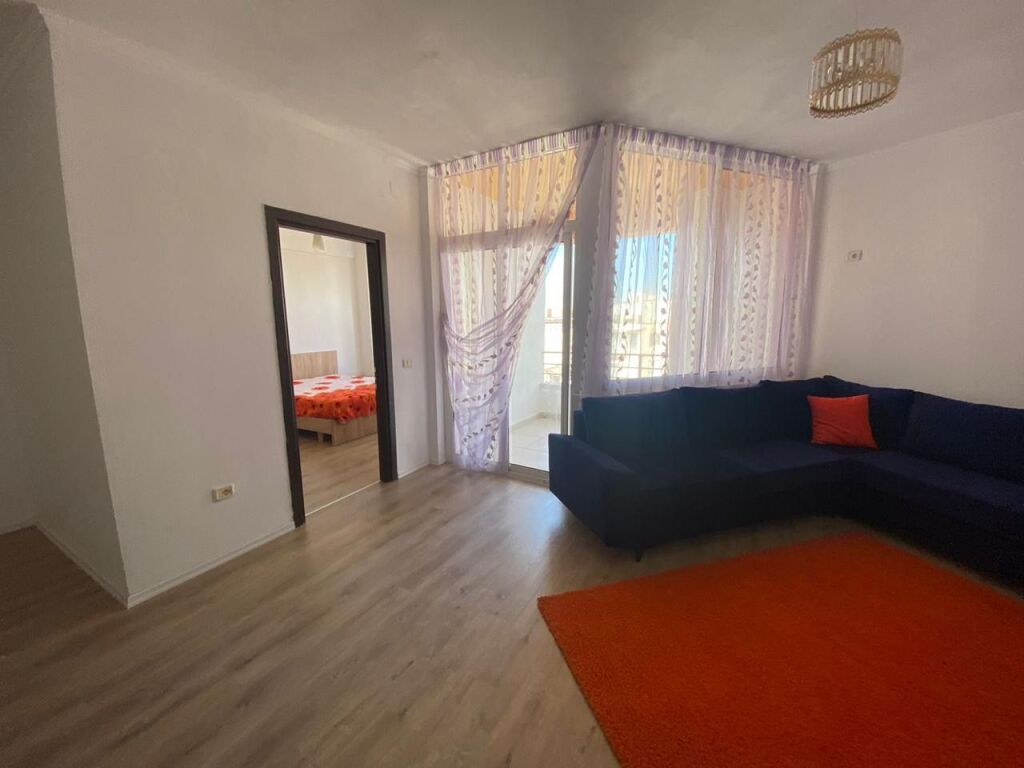 1+1, al complesso Fratar ad Astir, prezzo 400 euro