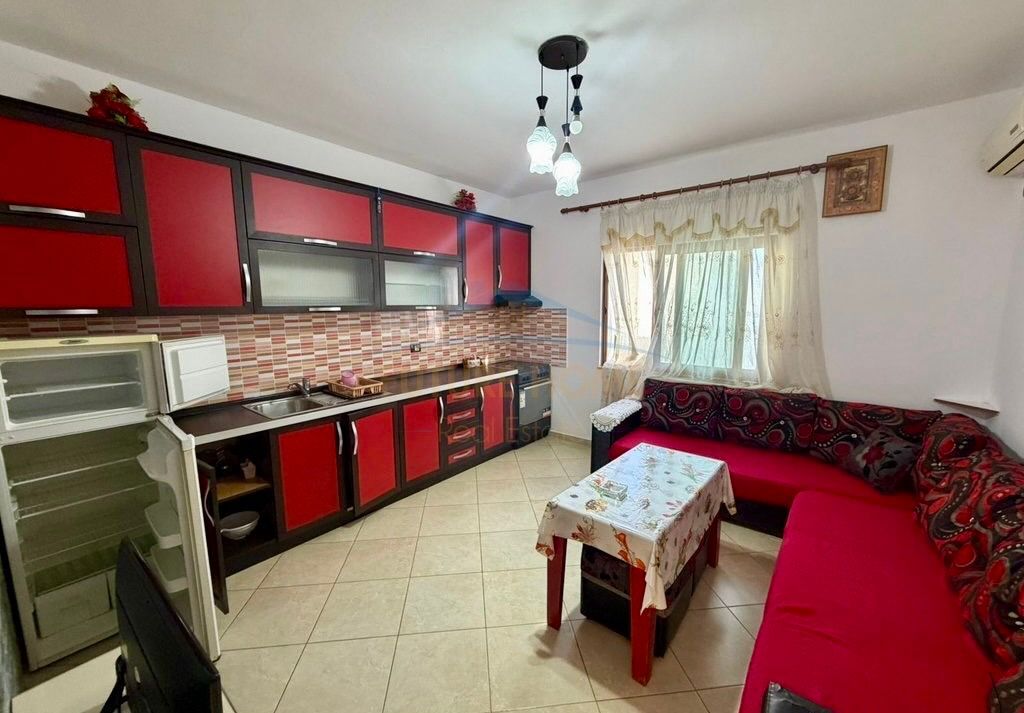 🏠 Spacious 2+1 for Rent in Private House – "5 Maji" Street! 📍