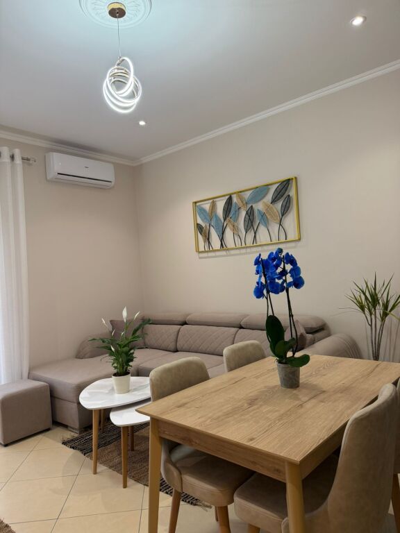 APARTAMENT 1+1 PER QERA TEK RRUGA E KAVAJES
