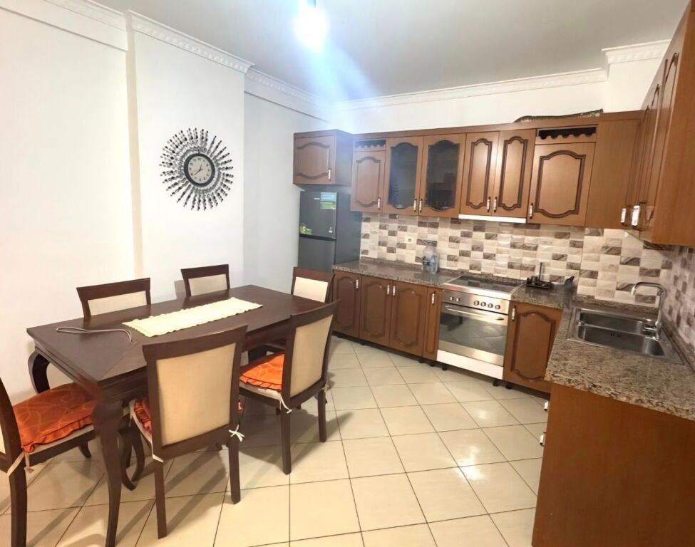 Jepet me qira apartament 2+1+2 në Astir